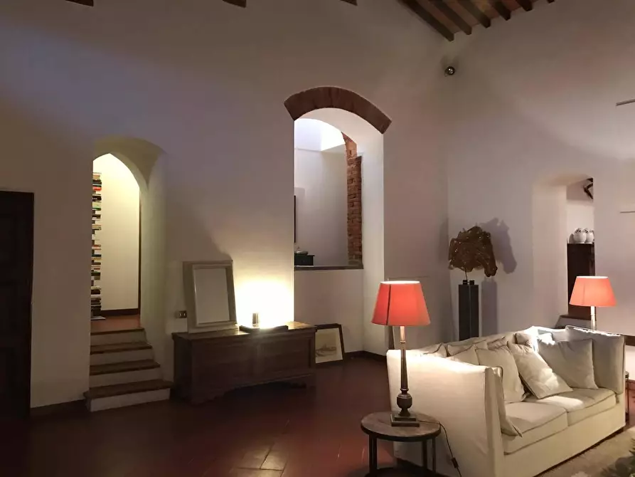 Immagine 9 di Appartamento in vendita  a Siena