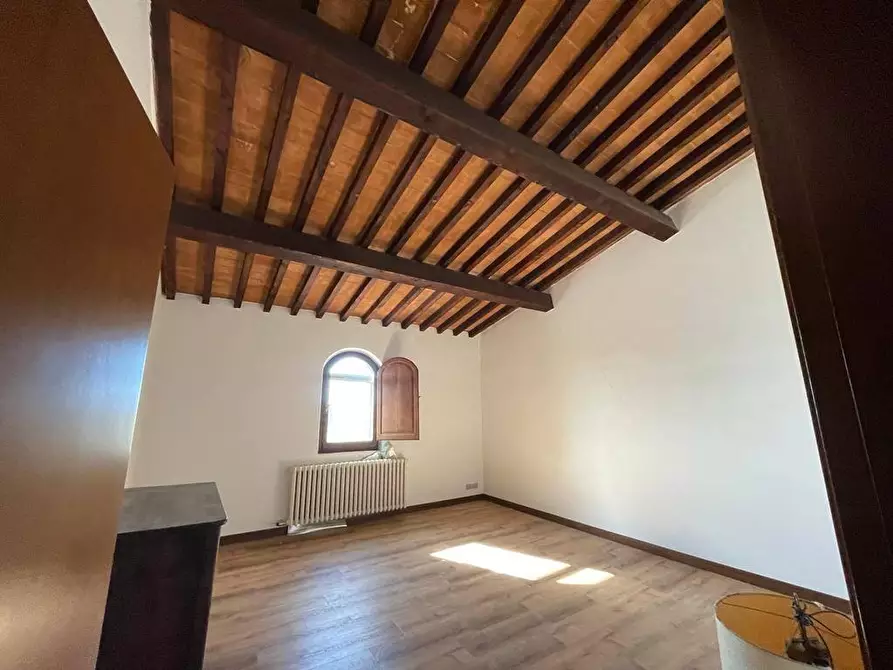 Immagine 5 di Appartamento in vendita  a Siena