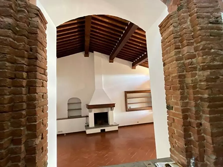 Immagine 4 di Appartamento in vendita  a Siena