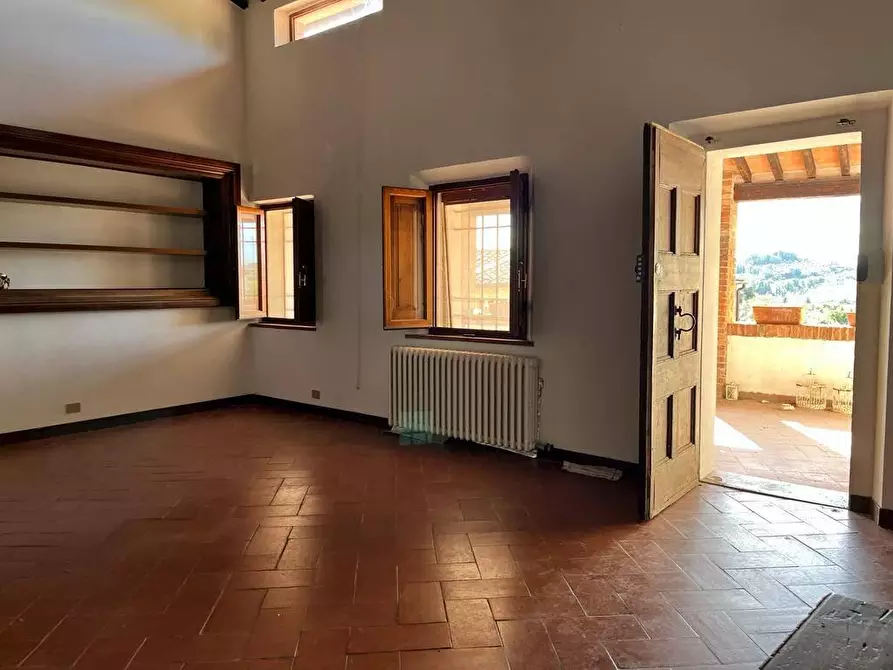 Immagine 13 di Appartamento in vendita  a Siena