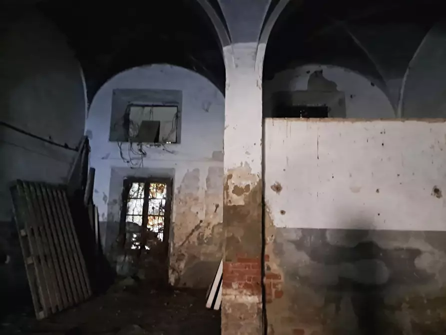 Immagine 18 di Palazzo in vendita  a Peccioli