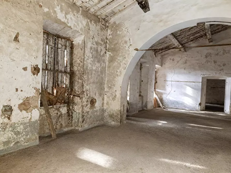 Immagine 10 di Palazzo in vendita  a Peccioli