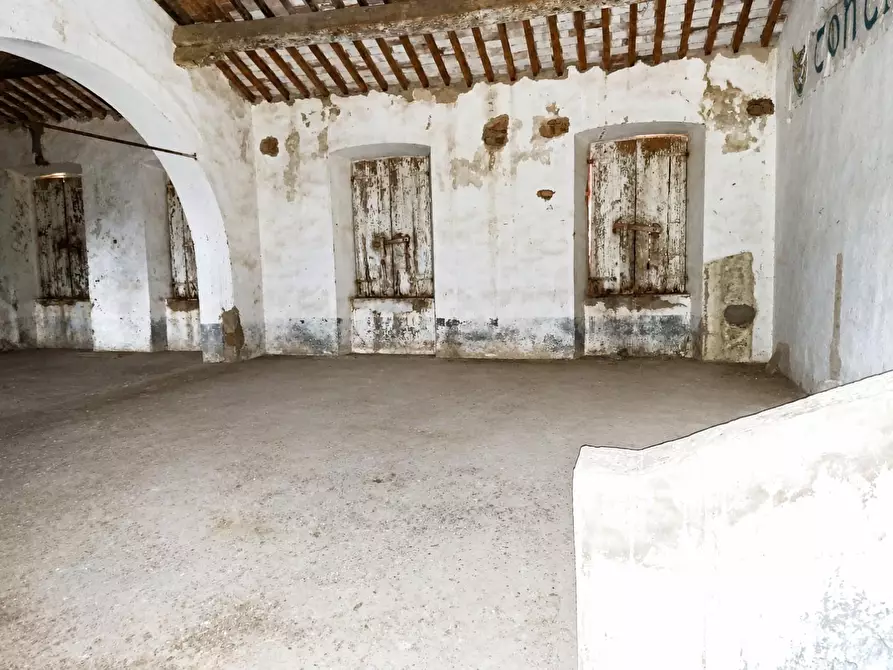 Immagine 9 di Palazzo in vendita  a Peccioli