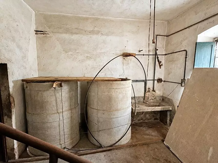 Immagine 16 di Palazzo in vendita  a Peccioli