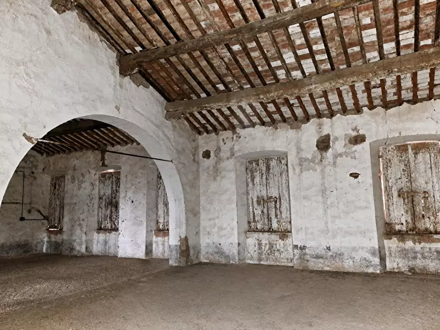 Immagine 13 di Palazzo in vendita  a Peccioli