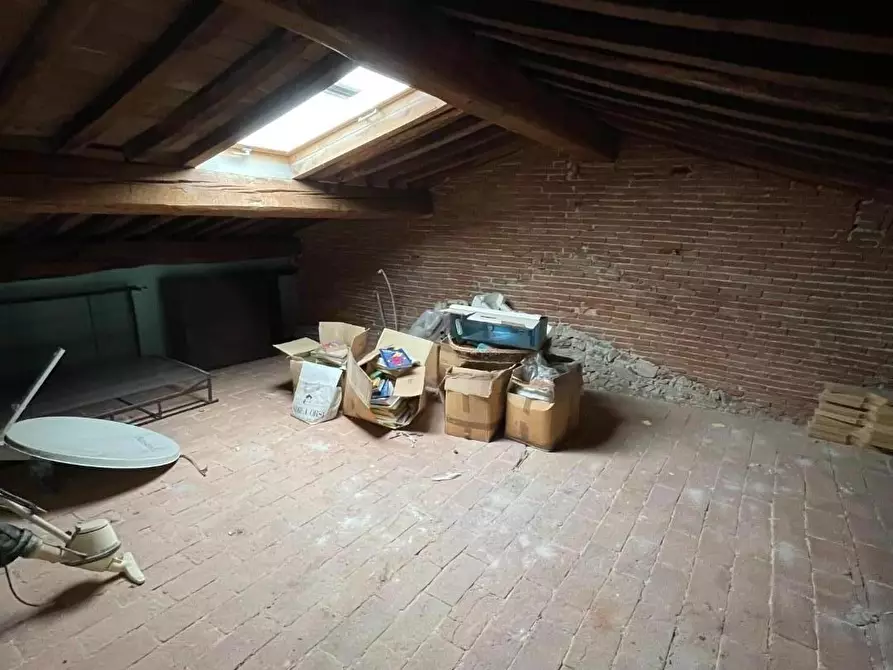 Immagine 17 di Appartamento in vendita  a Pisa