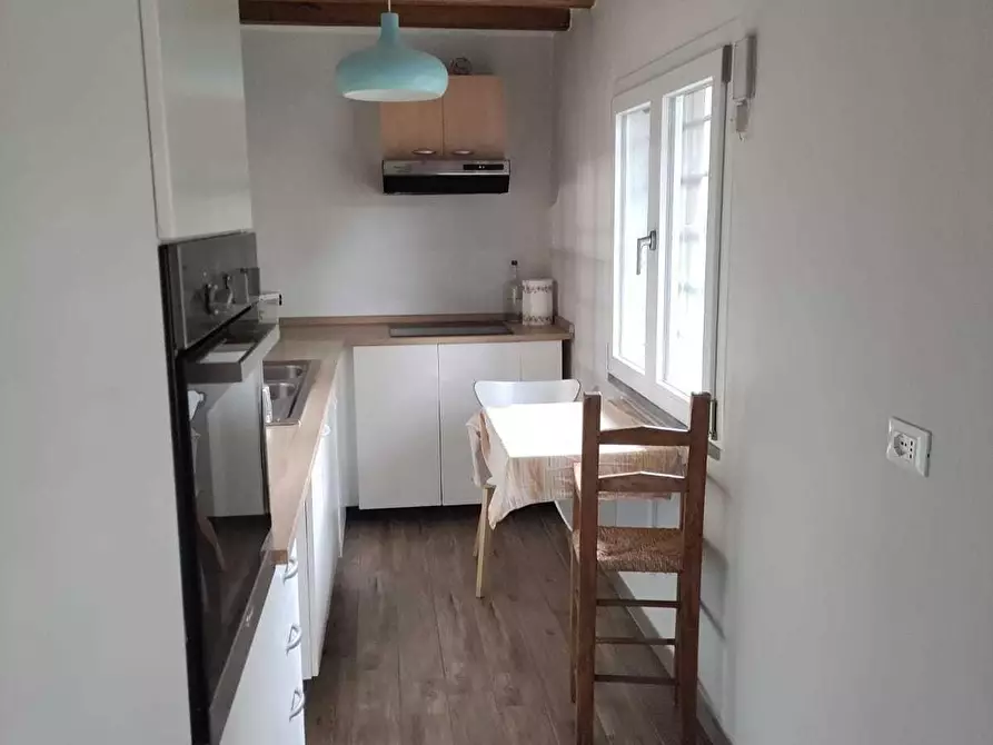 Immagine 3 di Casa indipendente in vendita  a Massa