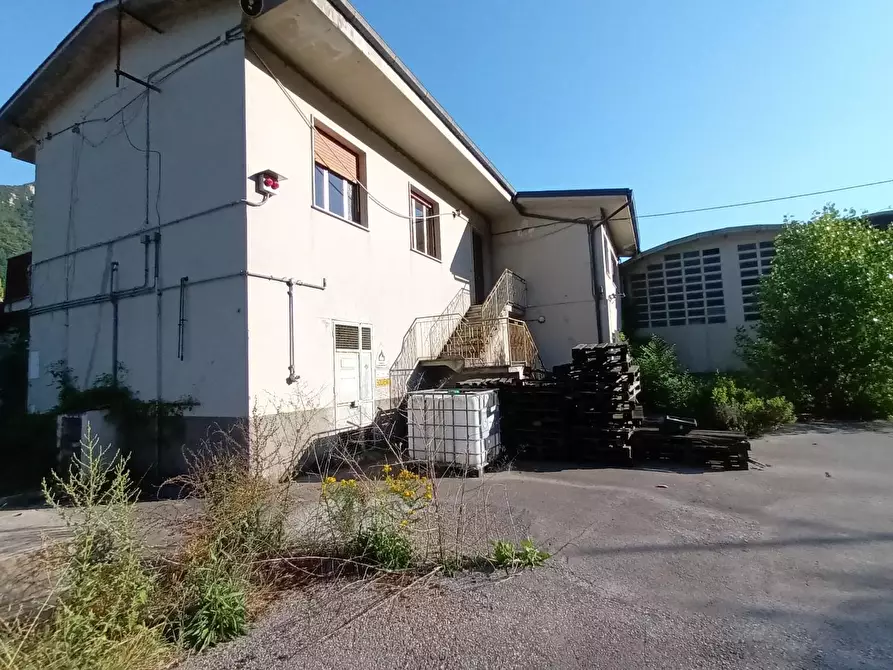 Immagine 28 di Capannone industriale in vendita  a Borgo A Mozzano