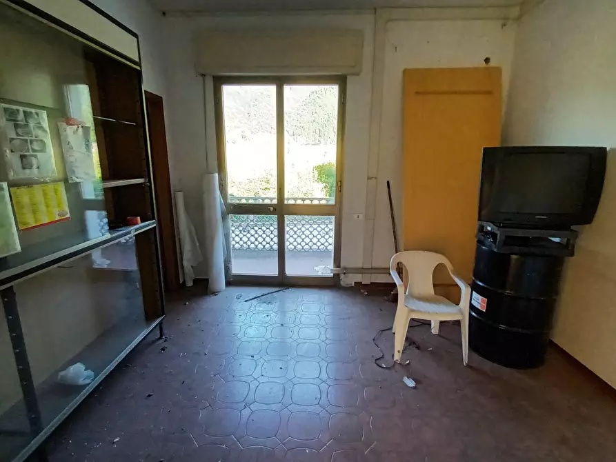 Immagine 27 di Capannone industriale in vendita  a Borgo A Mozzano