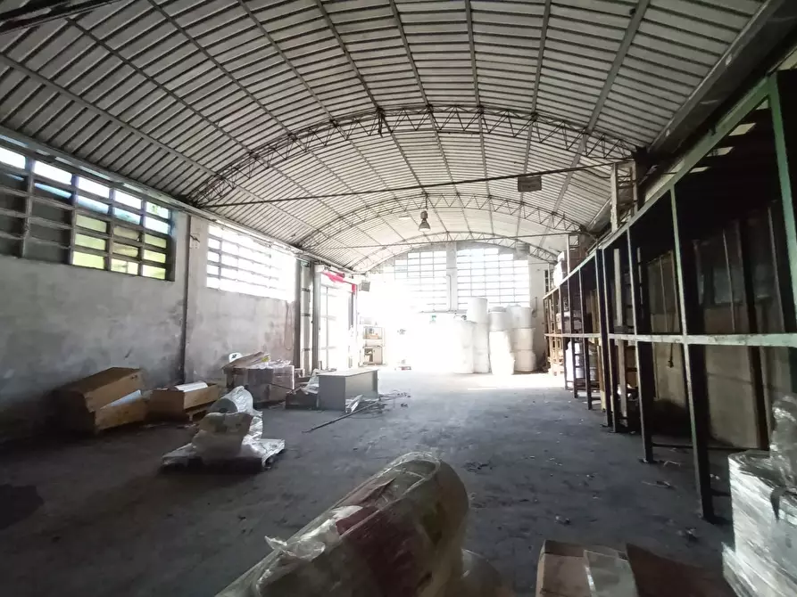 Immagine 22 di Capannone industriale in vendita  a Borgo A Mozzano