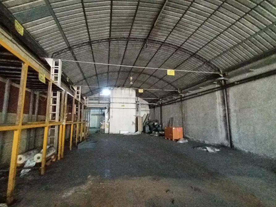 Immagine 21 di Capannone industriale in vendita  a Borgo A Mozzano