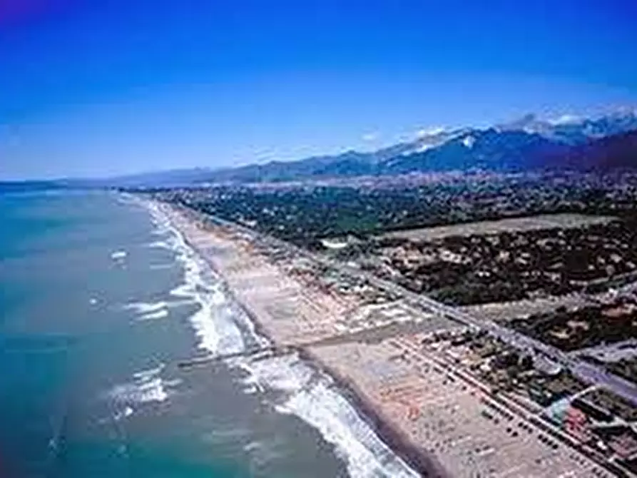 Immagine 14 di Casa indipendente in vendita  a Carrara