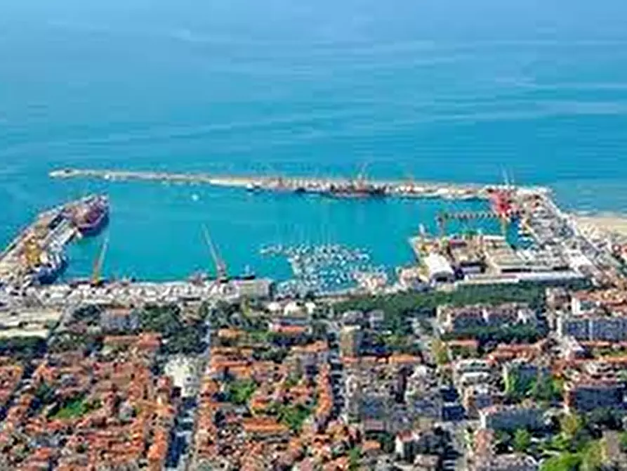 Immagine 5 di Casa indipendente in vendita  a Carrara