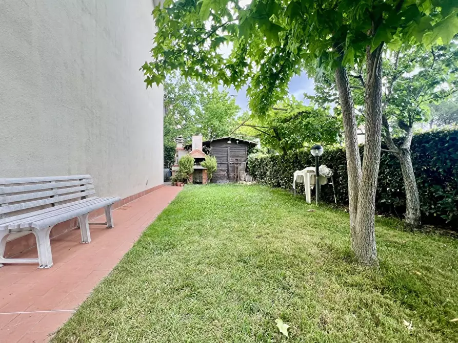 Immagine 10 di Villetta a schiera in vendita  a Cascina