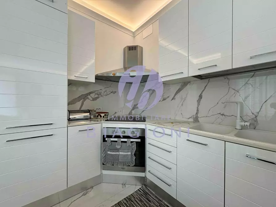 Immagine 11 di Casa bifamiliare in vendita  a Pietrasanta