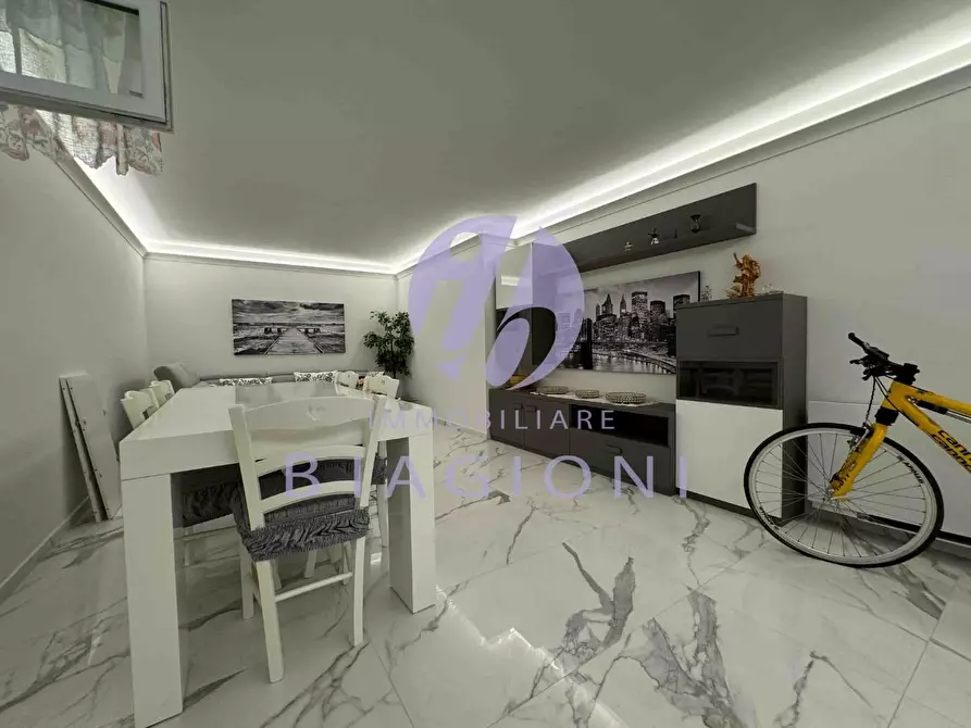 Immagine 20 di Casa bifamiliare in vendita  a Pietrasanta