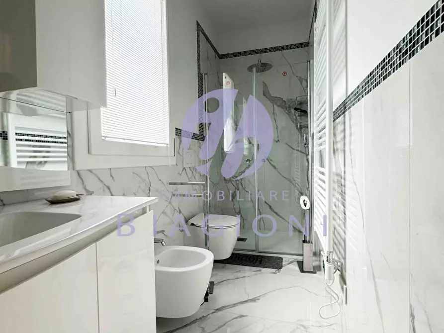 Immagine 9 di Casa bifamiliare in vendita  a Pietrasanta