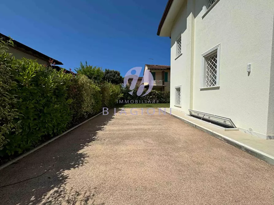 Immagine 2 di Casa bifamiliare in vendita  a Pietrasanta