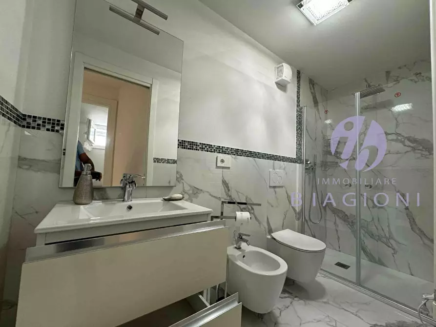 Immagine 18 di Casa bifamiliare in vendita  a Pietrasanta