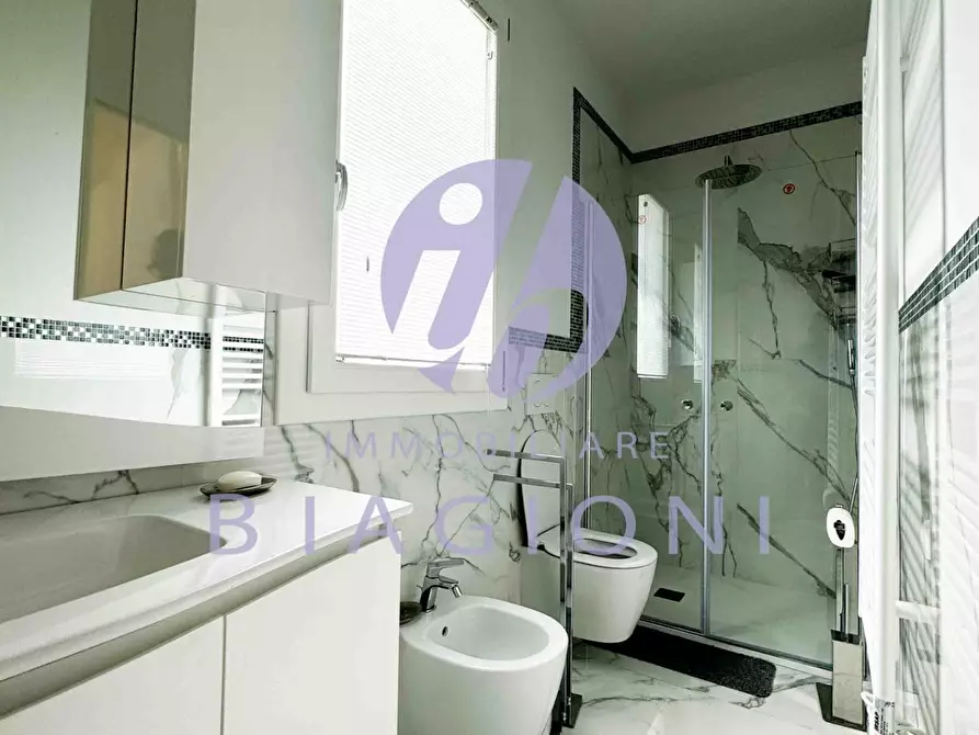 Immagine 8 di Casa bifamiliare in vendita  a Pietrasanta