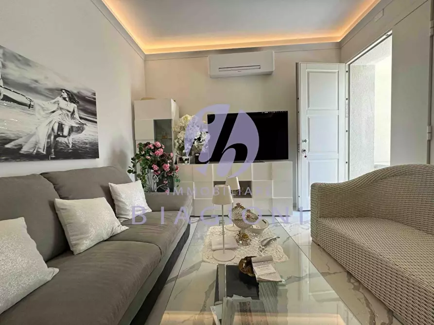 Immagine 14 di Casa bifamiliare in vendita  a Pietrasanta