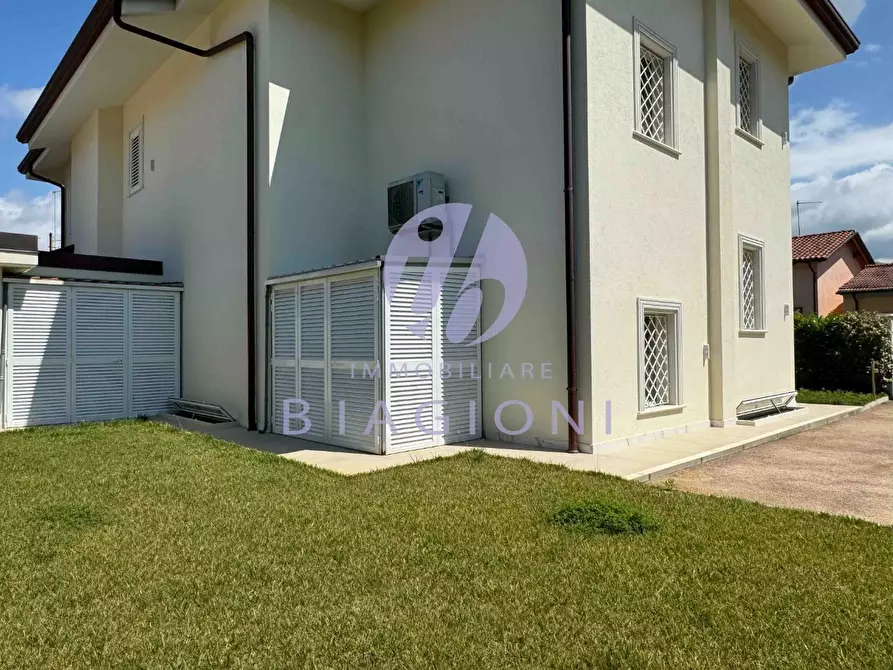 Immagine 4 di Casa bifamiliare in vendita  a Pietrasanta