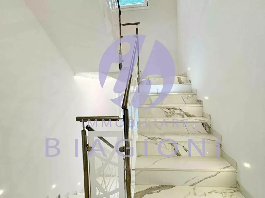 Immagine 10 di Casa bifamiliare in vendita  a Pietrasanta