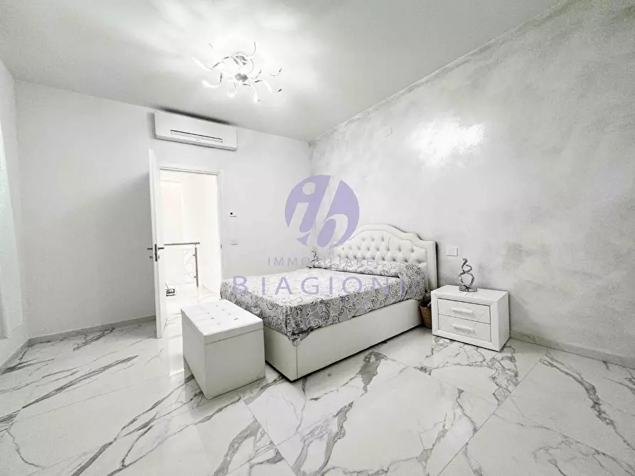 Immagine 28 di Casa bifamiliare in vendita  a Pietrasanta