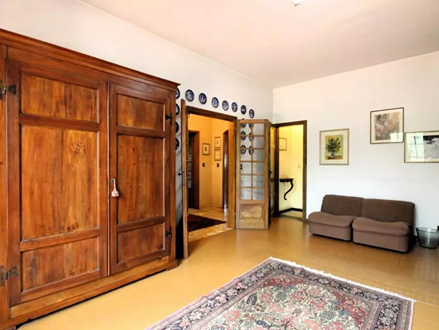 Immagine 15 di Villa in vendita  a Capannori