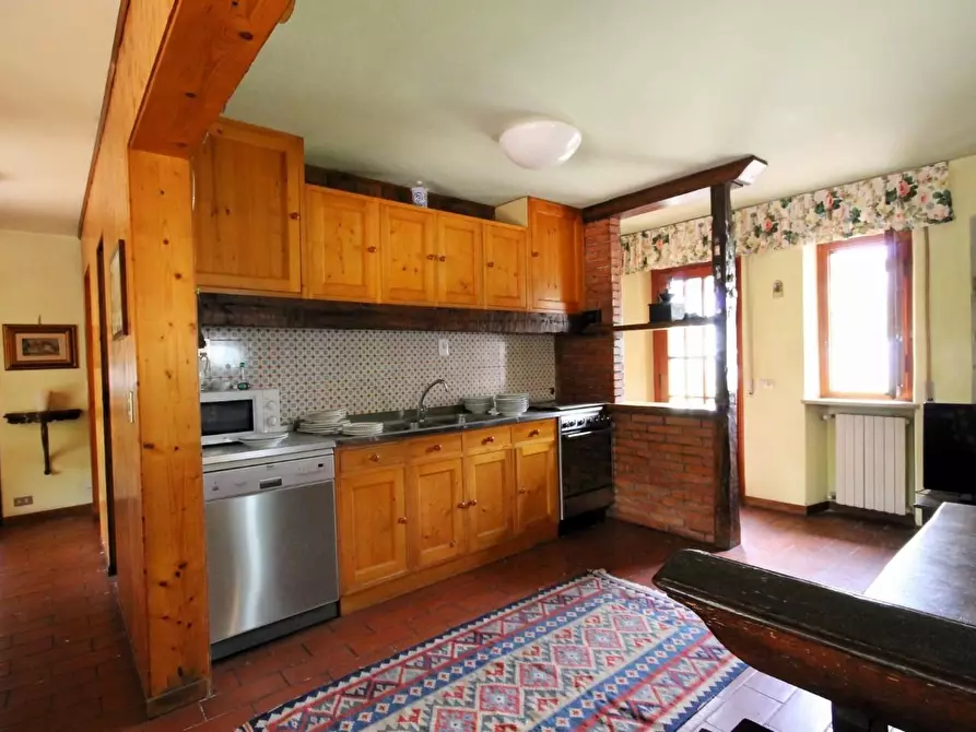 Immagine 33 di Villa in vendita  a Capannori