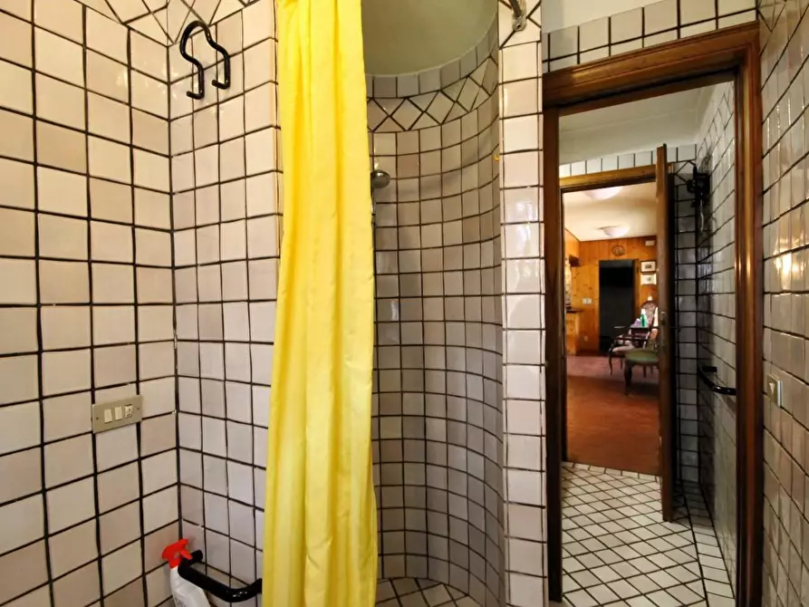 Immagine 29 di Villa in vendita  a Capannori