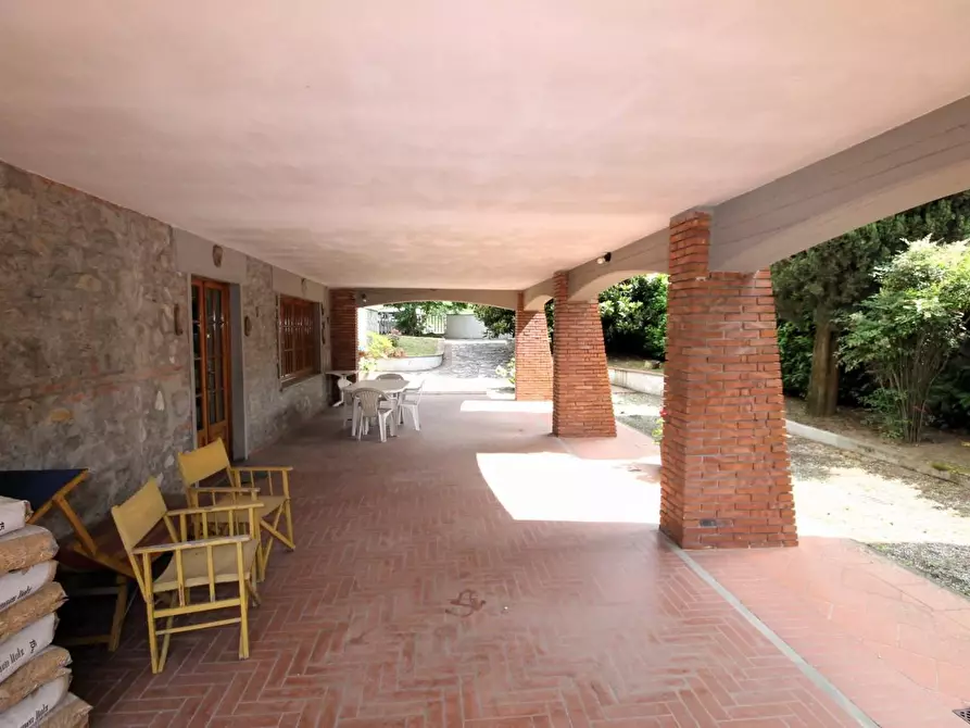 Immagine 10 di Villa in vendita  a Capannori