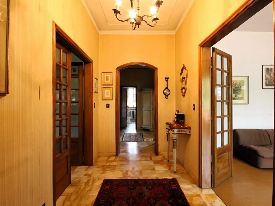 Immagine 12 di Villa in vendita  a Capannori