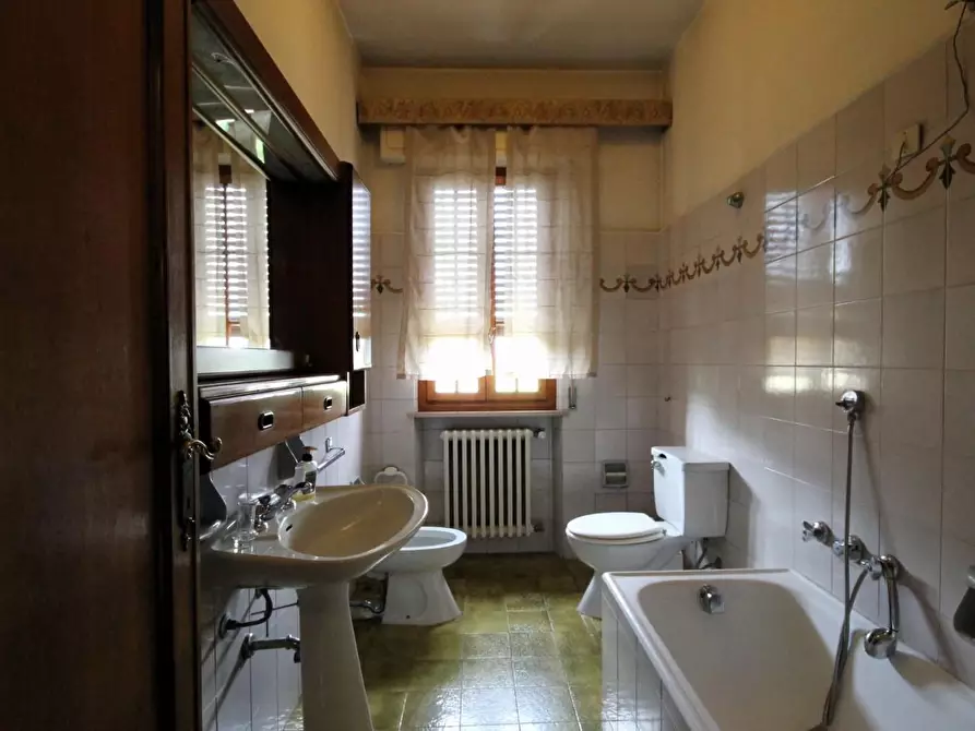 Immagine 22 di Villa in vendita  a Capannori