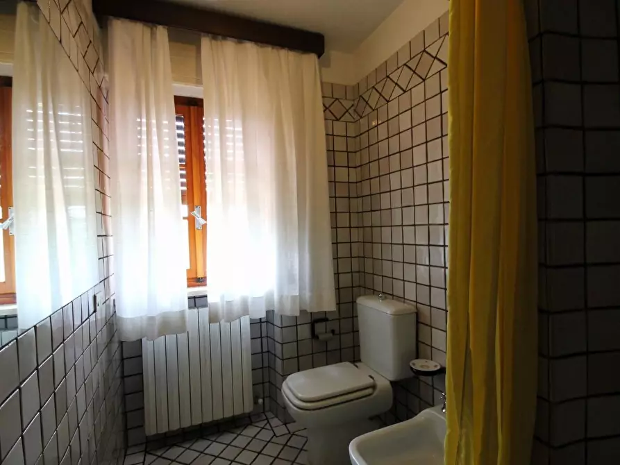 Immagine 28 di Villa in vendita  a Capannori