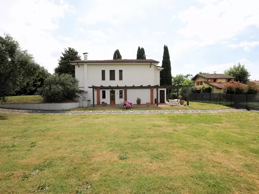 Immagine 3 di Villa in vendita  a Capannori