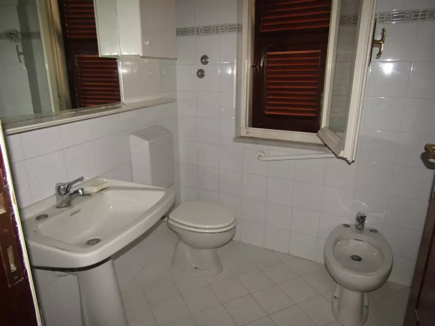 Immagine 6 di Casa bifamiliare in vendita  a Carrara