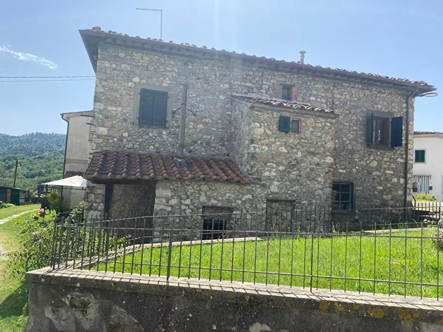 Immagine 1 di Porzione di casa in vendita  a Borgo A Mozzano