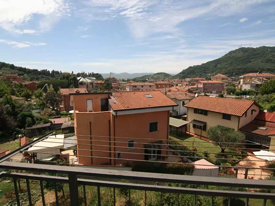 Immagine 7 di Appartamento in vendita  a Carrara