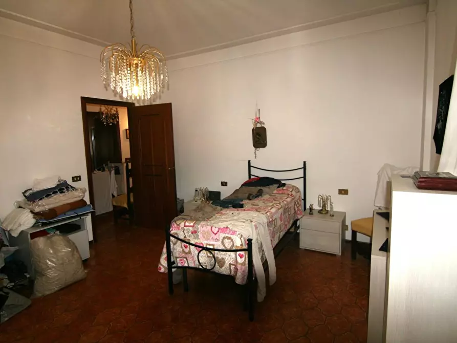 Immagine 11 di Appartamento in vendita  a Carrara