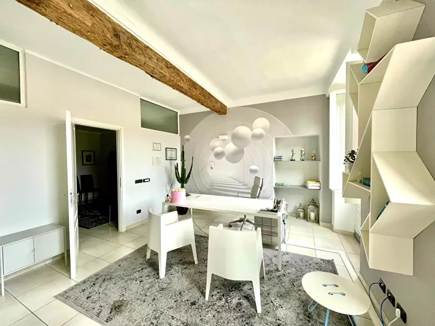 Immagine 3 di Appartamento in vendita  a Massa