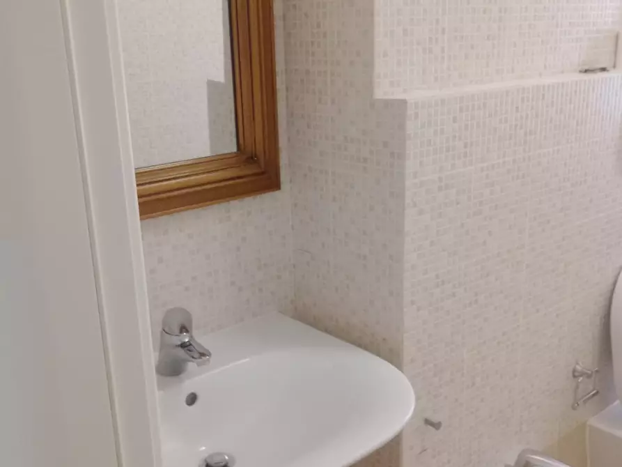 Immagine 13 di Appartamento in vendita  a Pisa