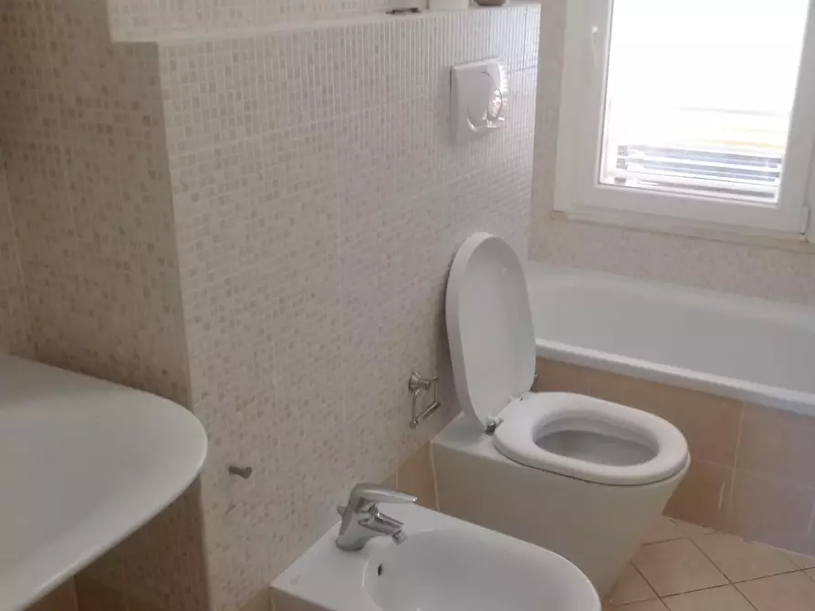 Immagine 12 di Appartamento in vendita  a Pisa