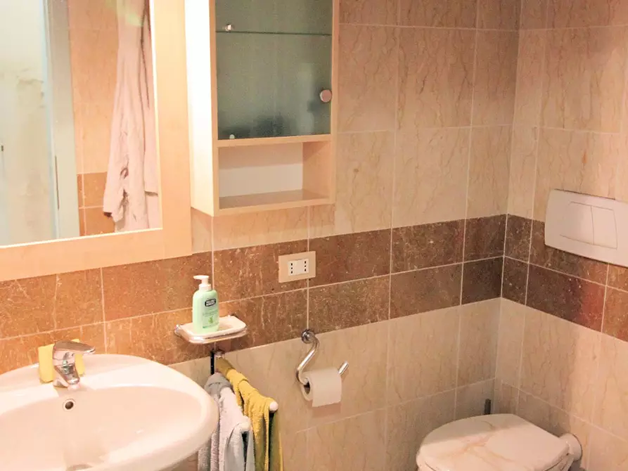 Immagine 14 di Appartamento in vendita  a Pisa