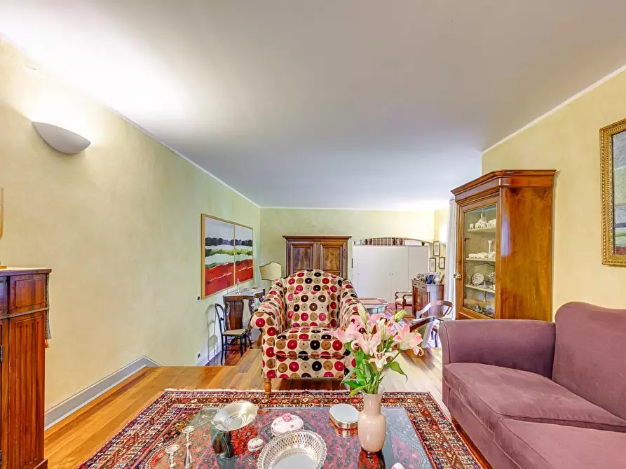 Immagine 9 di Villa in vendita  a San Giuliano Terme