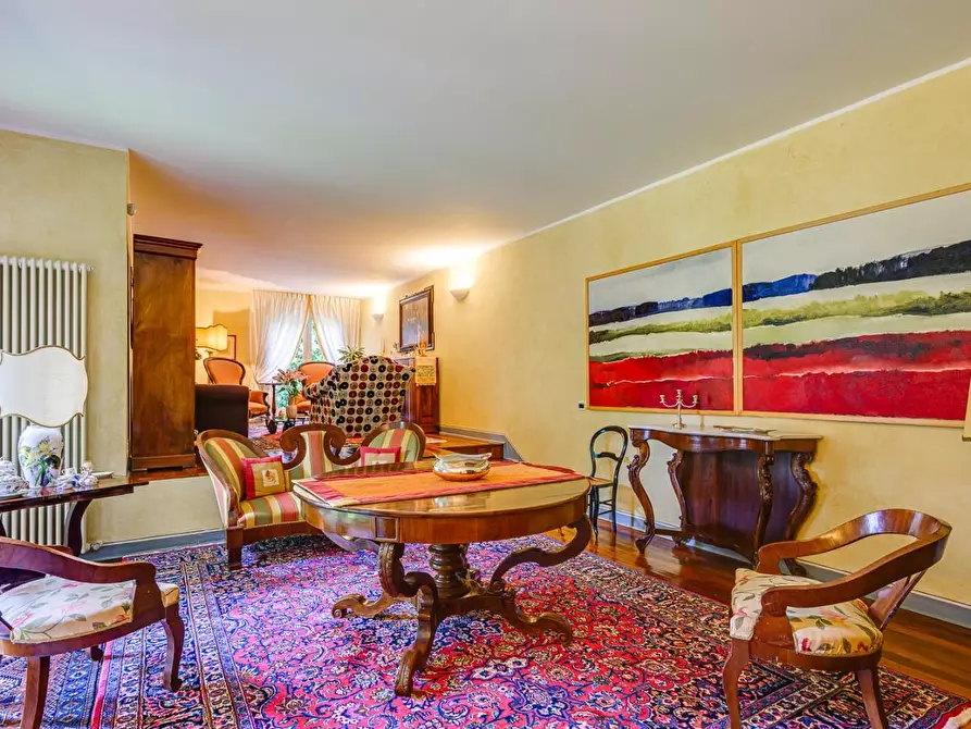 Immagine 5 di Villa in vendita  a San Giuliano Terme