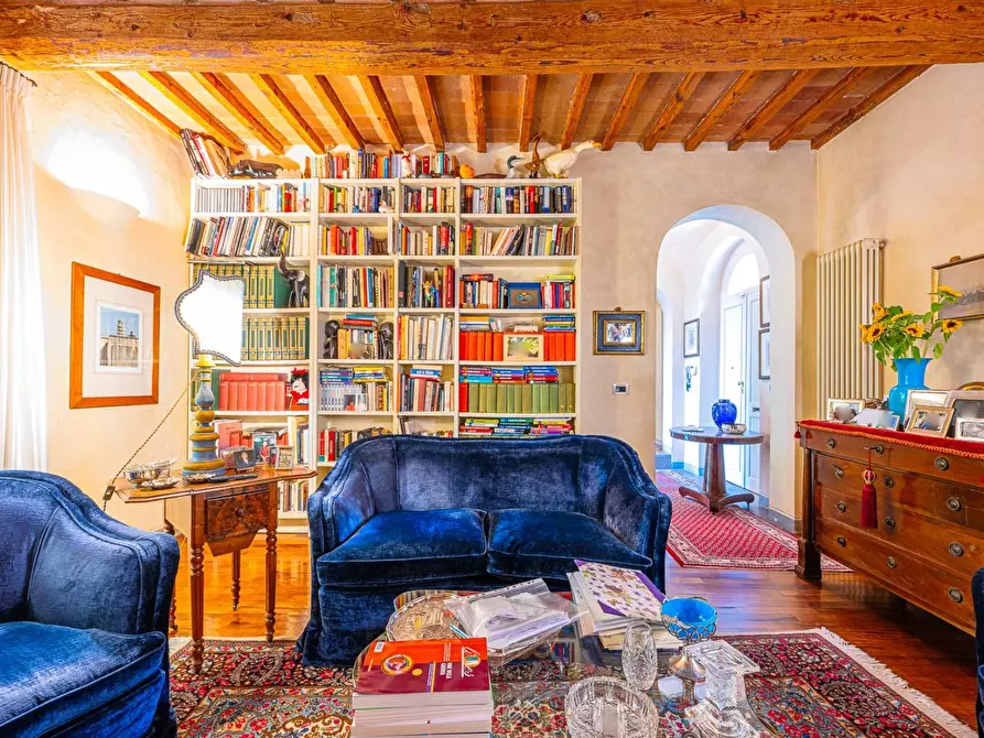 Immagine 15 di Villa in vendita  a San Giuliano Terme