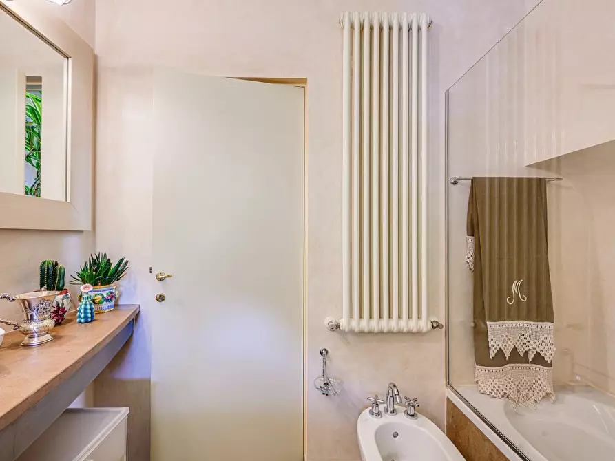 Immagine 39 di Villa in vendita  a San Giuliano Terme