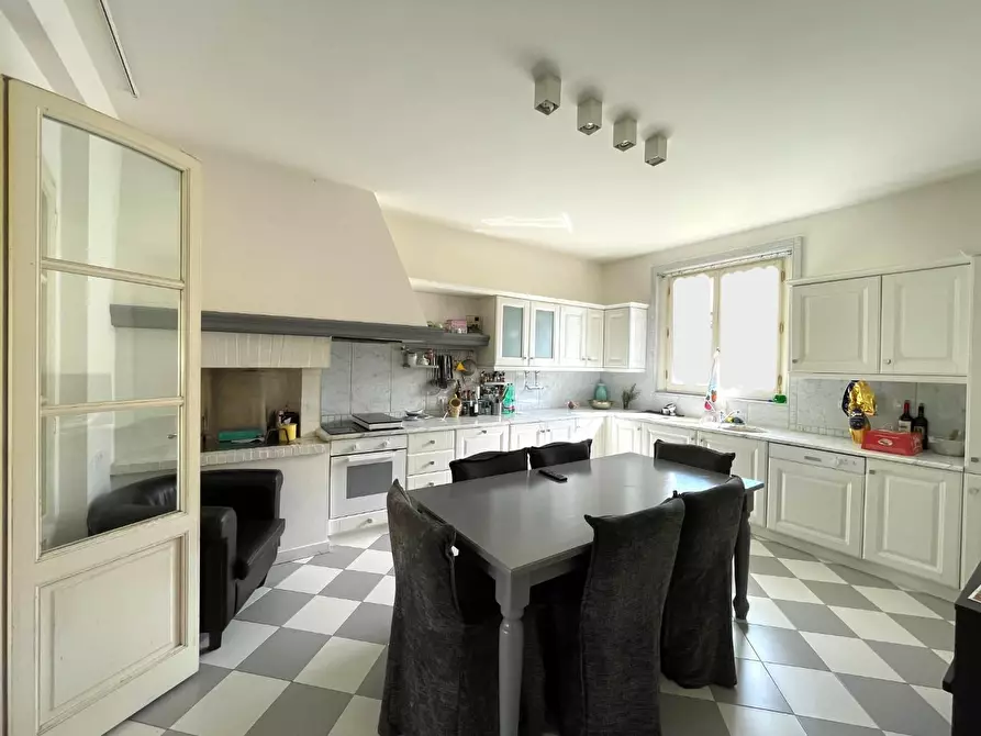 Immagine 2 di Villa in vendita  a Montelupo Fiorentino