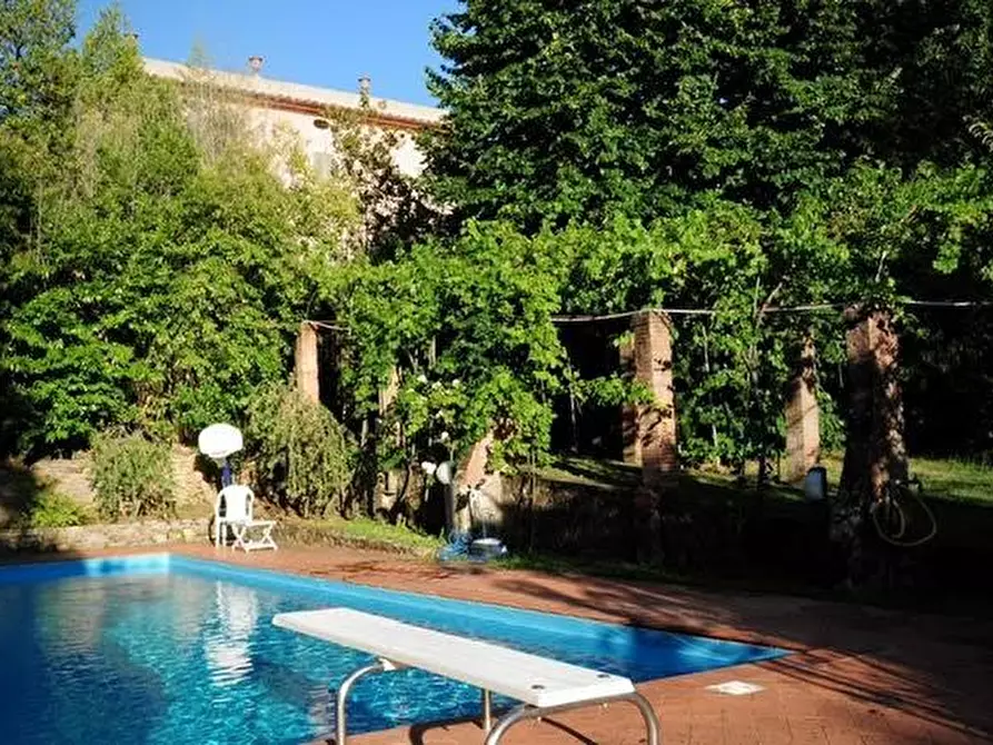 Immagine 2 di Villa in vendita  a Calci